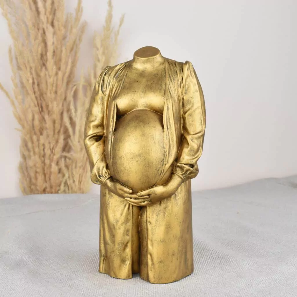 Zwangerschapsbeeldje goud gouden beeldje